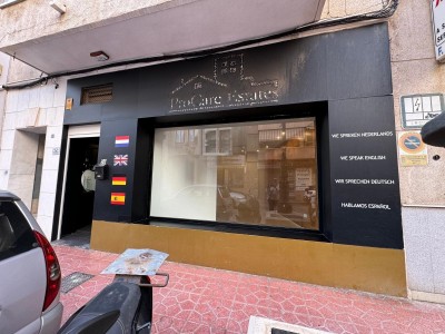Commercial unit on the main high street of Guardamar del Segura, 117 m², ready to use
