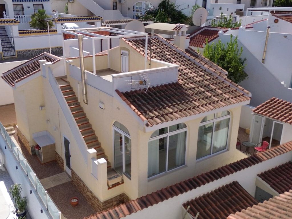 Modern 2-bedroom villa with private pool in Rojales, Costa Blanca, surrounded by low-maintenance garden
