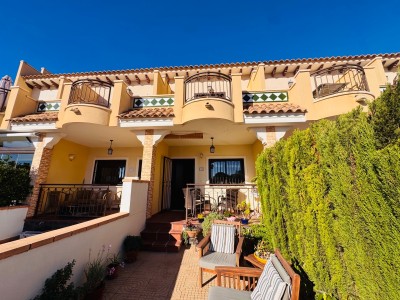 South-east facing 2-bedroom townhouse for sale in Rojales, Costa Blanca, with sunny terrace and communal pool