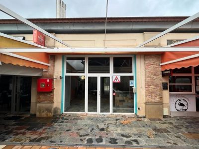 Freehold commercial unit with front terrace at La Finca Golf Resort, Algorfa, Costa Blanca