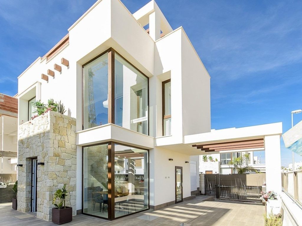 New-build 3-bedroom villa in Los Montesinos with private pool, rooftop terrace and landscaped garden
