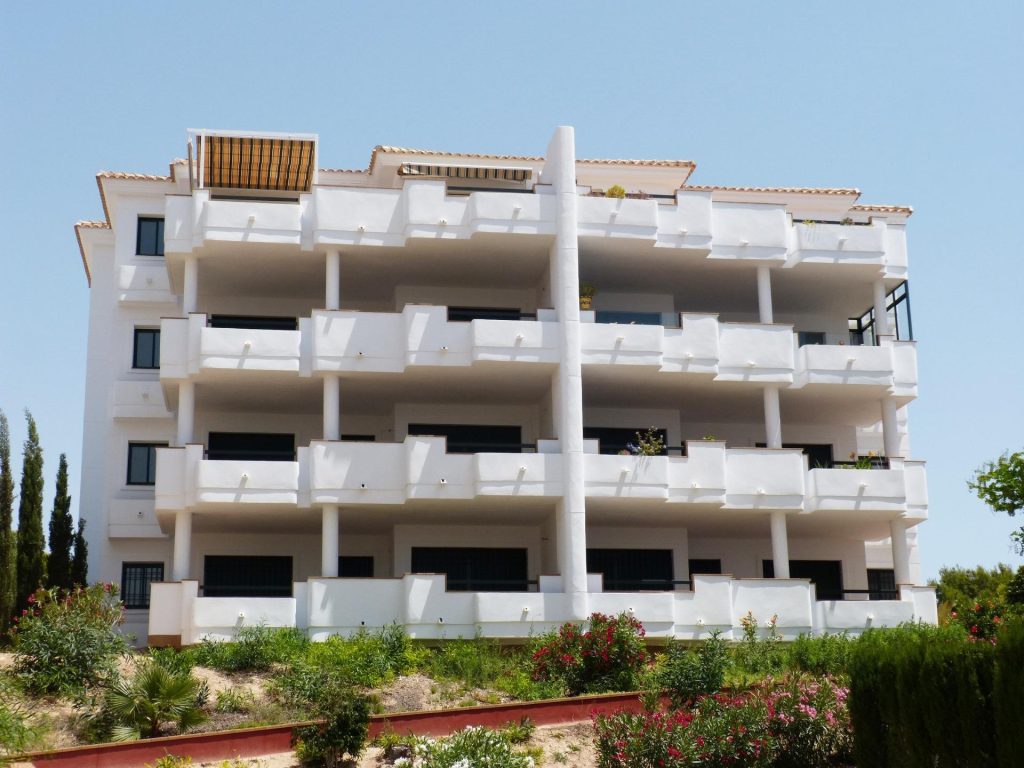 Key-ready 2-bedroom apartment with terrace in Lomas de Campoamor, Orihuela Costa, next to Campoamor Golf Course