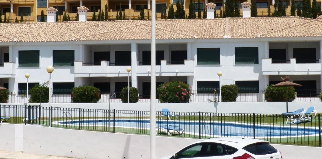 Key-ready 2-bedroom apartment with terrace in gated complex beside Campoamor Golf, Orihuela Costa