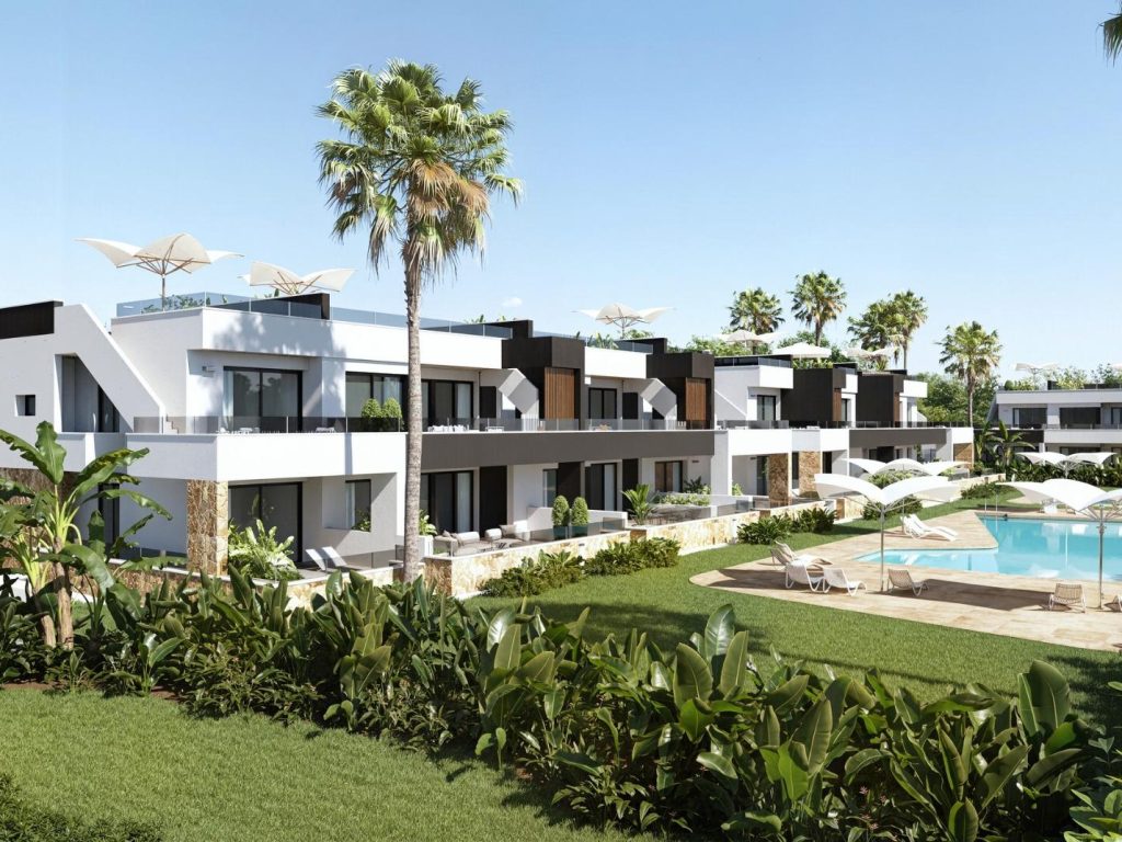 New build ground floor bungalow in Rojales with private garden and landscaped communal pool area