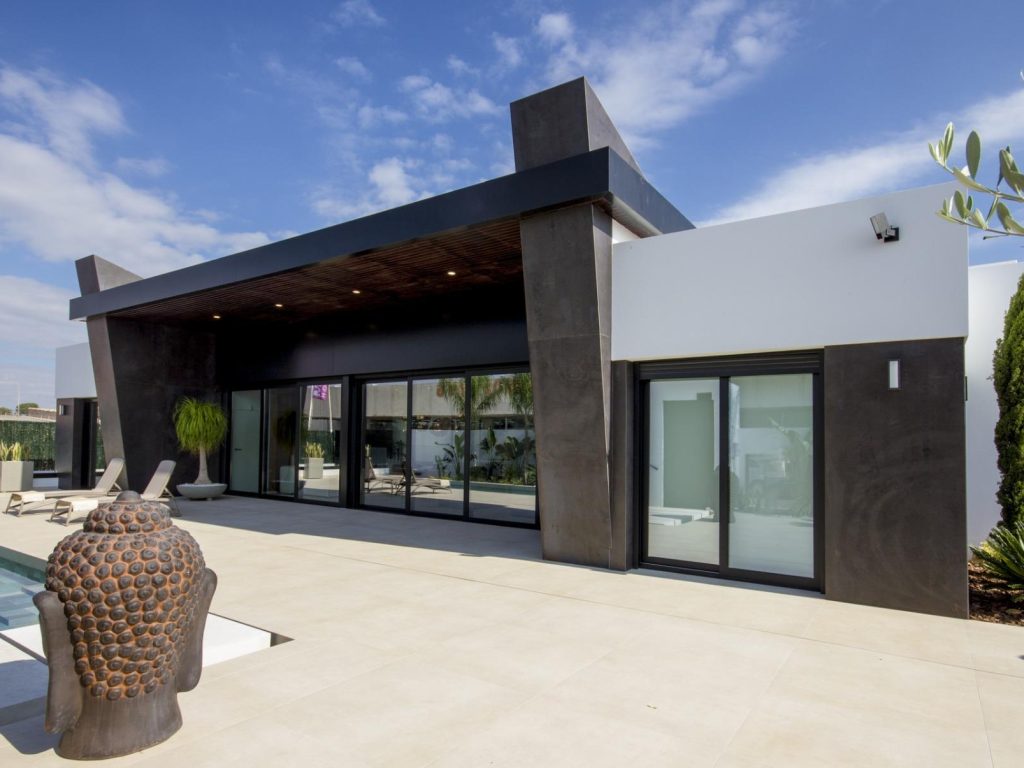New-build 3-bedroom villa for sale in Rojales with private pool and contemporary design, Ciudad Quesada area