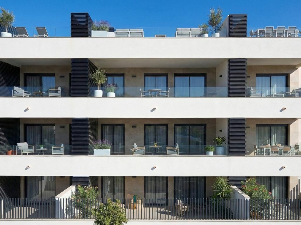 New-build apartment for sale in Benijofar with rooftop communal pool and terrace, Southern Costa Blanca