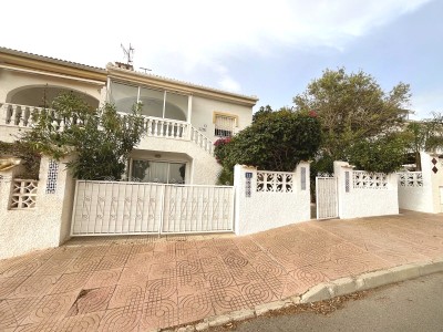 Semi-detached villa for sale in Rojales with solarium and views, Upper Quesada area, Costa Blanca