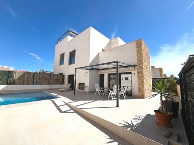 Semi-detached villa for sale in Rojales with private pool, off-road parking and open views, Costa Blanca