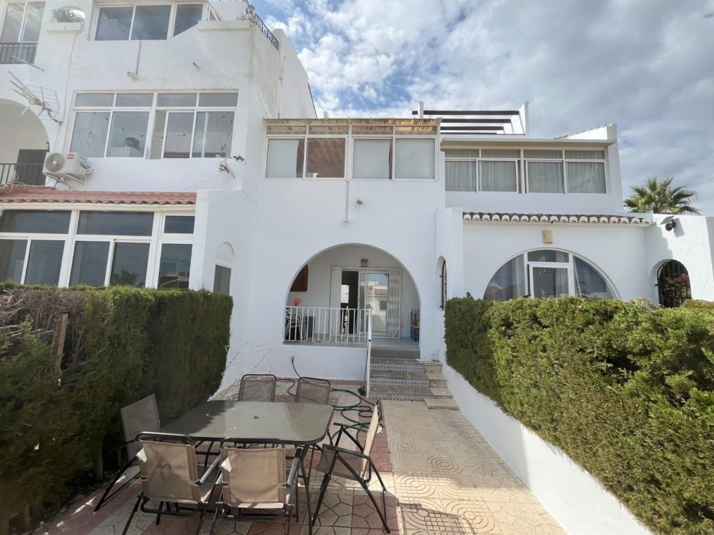 2-bedroom townhouse for sale in Rojales with solarium and communal pool, Costa Blanca