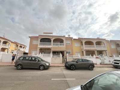 2-bedroom apartment with solarium and communal pool views in Rojales, Costa Blanca