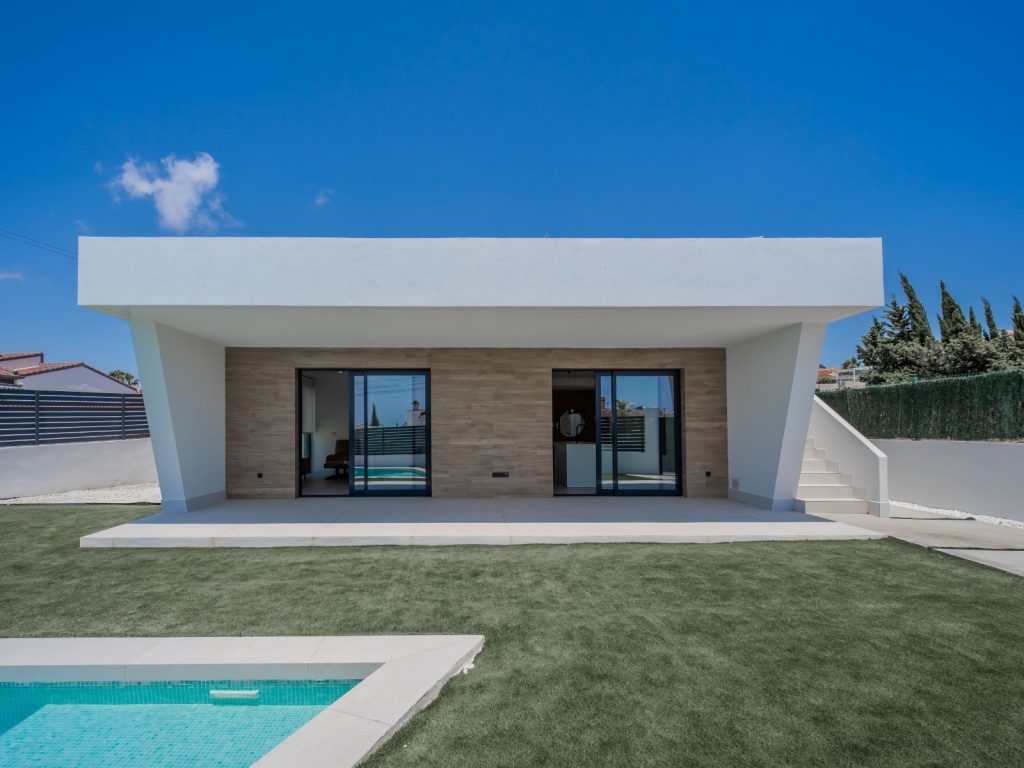 Brand-new contemporary detached villa in Rojales with private pool, solarium and salt-lake views, Ciudad Quesada area