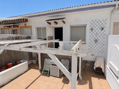Two-bedroom bungalow for sale in Rojales, Costa Blanca – gated community with patio and double-glazed windows