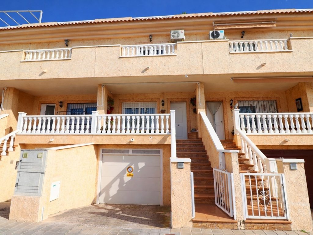 South-facing renovated townhouse in Redovan Costa Blanca with solarium and open countryside views